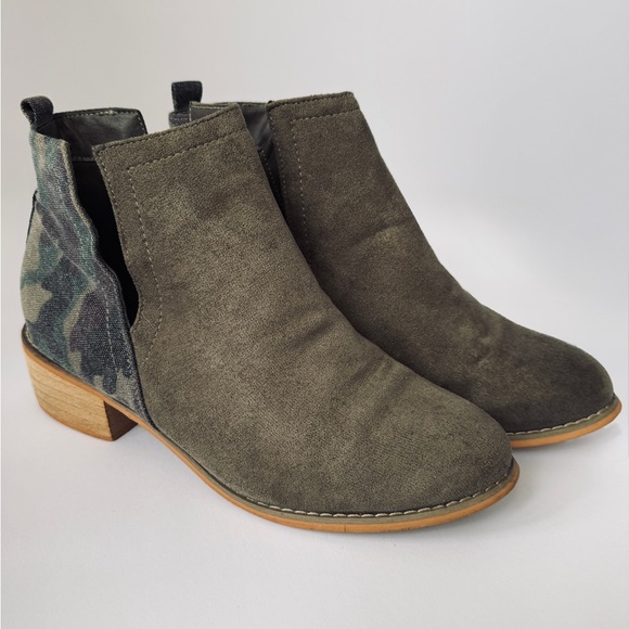 Stylish Olive Ankle Boots with Camouflage Detail - Picture 3 of 8